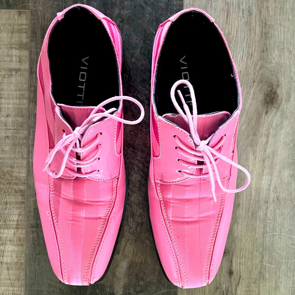 Vigotti Women's Bright Pink Lace-Up Flats